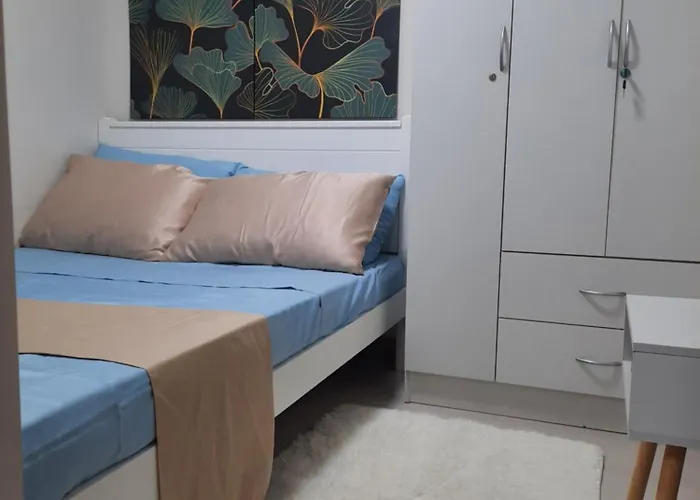 La Editha's Place Apartahotel 4*